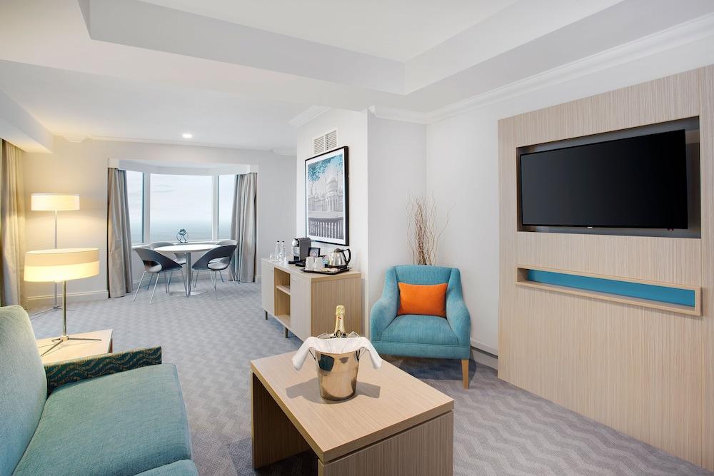 Leonardo Royal Waterfront Hotel 4*