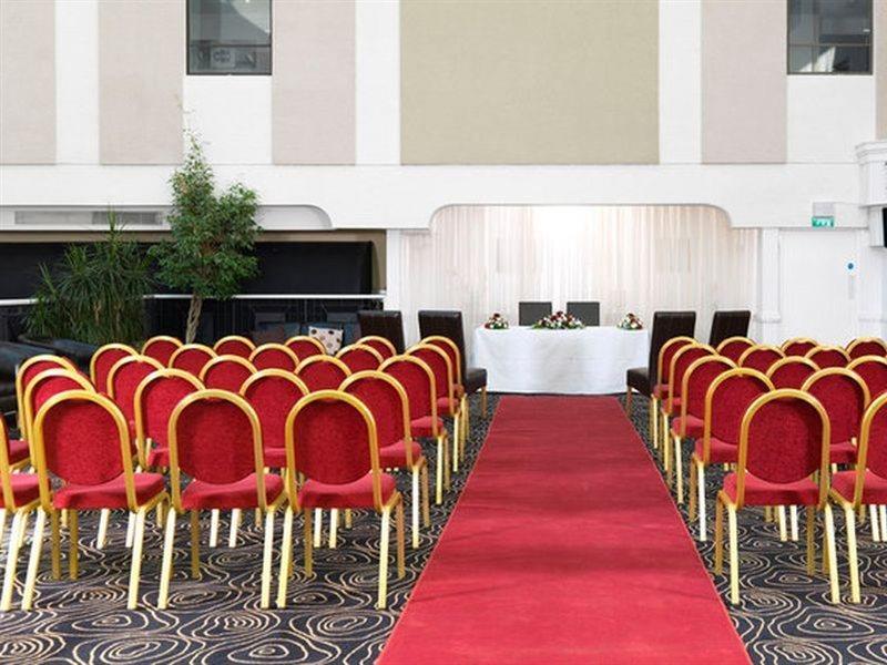 Hotel Leonardo Royal Waterfront 4*