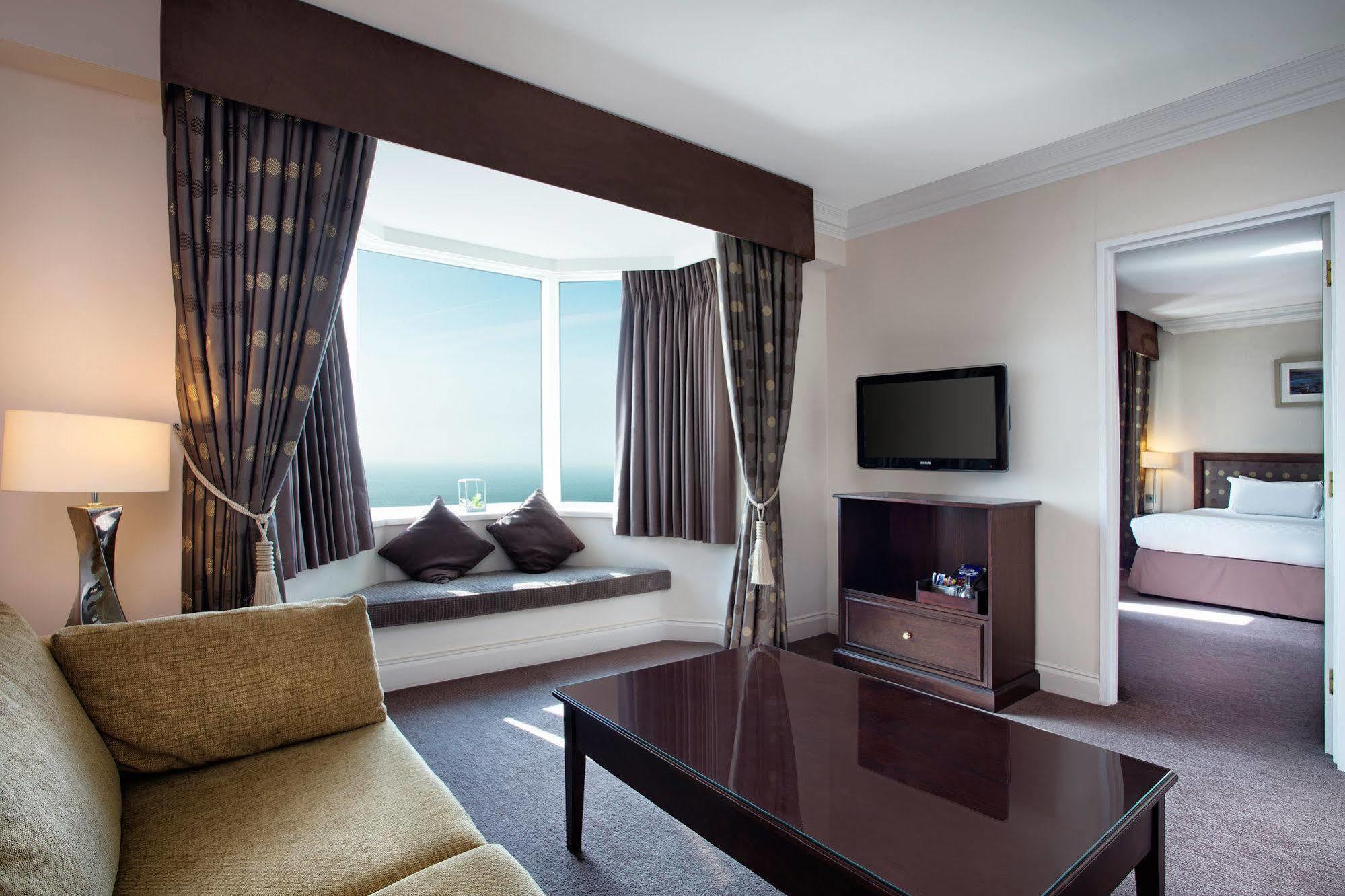 Leonardo Royal Waterfront 4*
